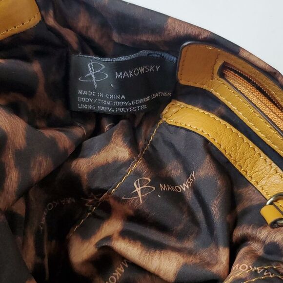 B. MAKOWSKY Saffiano Leather Shoulder Crossbody Fold Over Top Bag - Picture 10 of 10